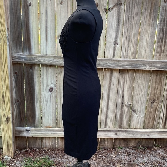 Black Halo sheath dress, textured center panel, size 8 - Picture 4 of 7